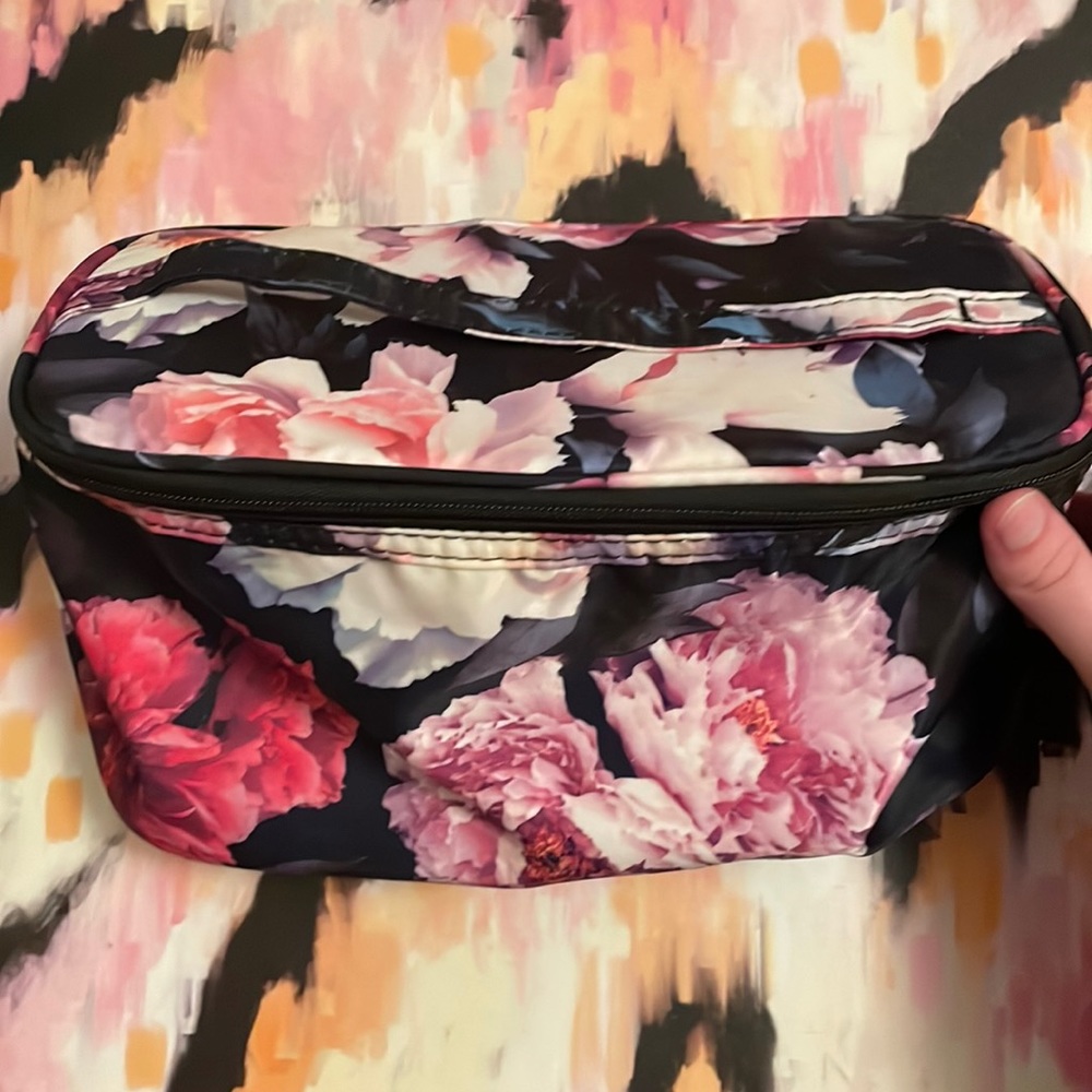 A Modella Makeup Bag for Travel
